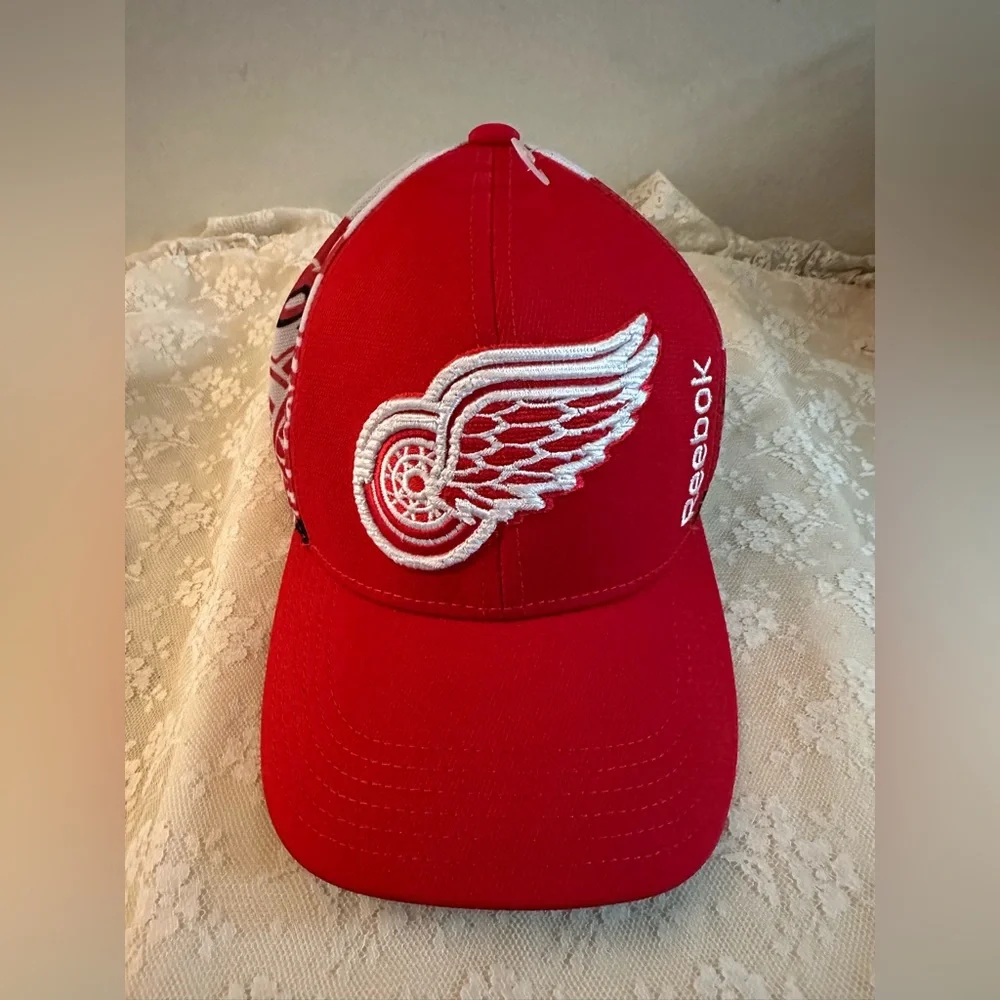 Reebok detroit red